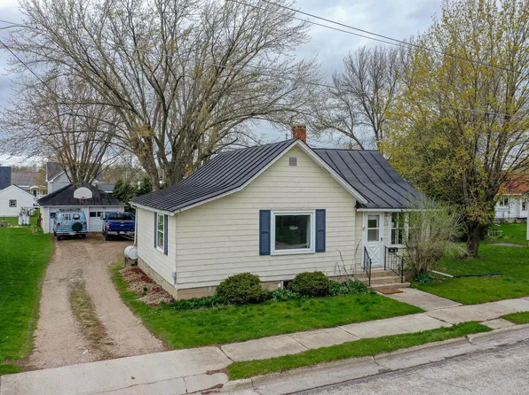 116 Dewey St, Brillion, WI 54110