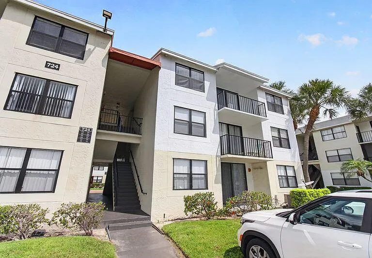 724 Executive Center Dr #31 — Photo 16
