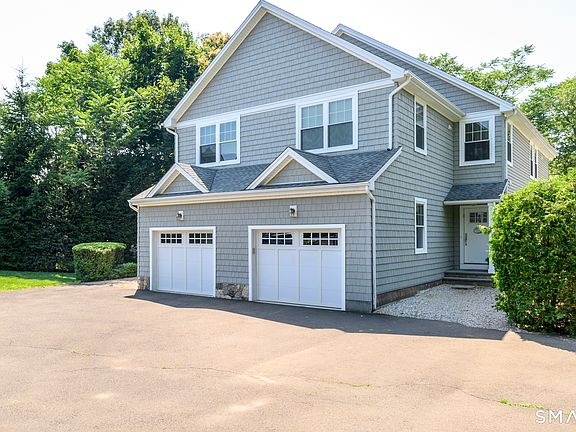 3rd image of 4 Caryns Way #A