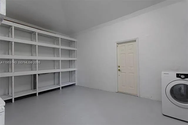7801 SW 58th Ave — Photo 6