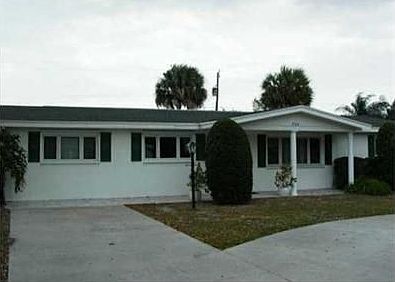 1st image of 936 17th Ave
