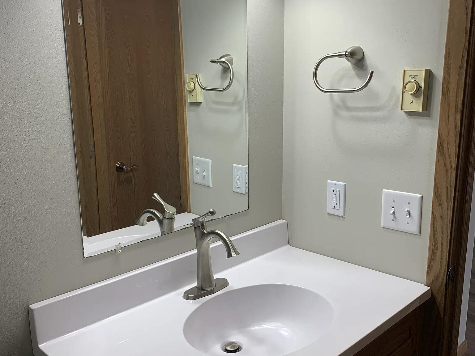 2 bed, 1000 sqft, $1,550 — Photo 4
