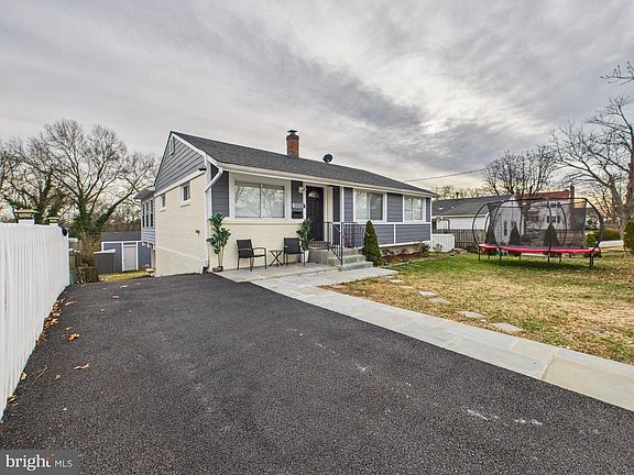 2nd image of 6803 Ingraham St