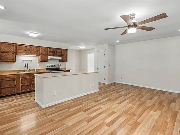 3rd image of 11035 Schrenk Ct