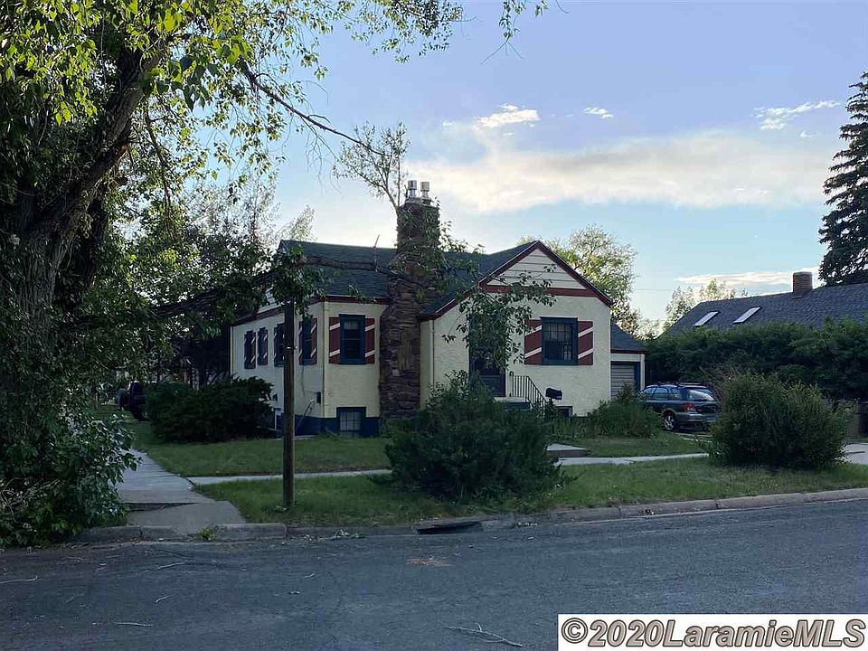 1st image of 820 S 10th St