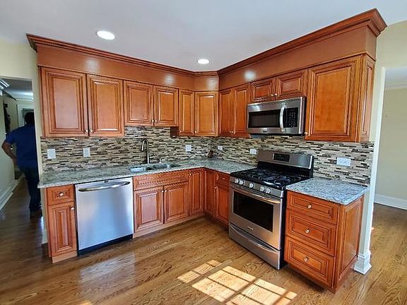 5th image of 9032 N Clifton Ave