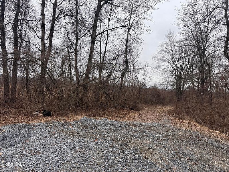 3rd image of 52 Hillview Drive