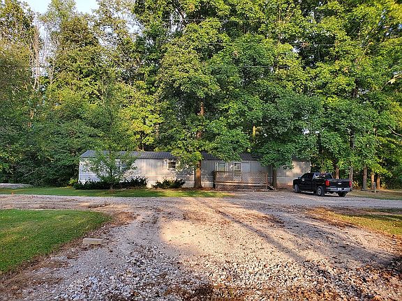 2nd image of 420 S Private Road 690 W