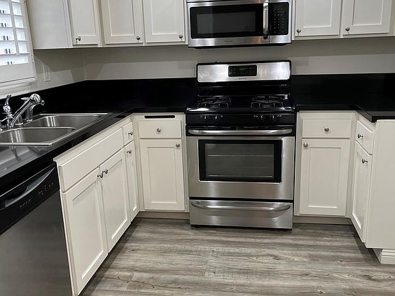 5th image of 7700 Topanga Canyon Blvd #206