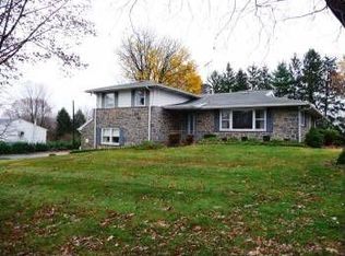 92 W Mount Kirk Ave, Eagleville, PA 19403