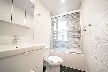 Rented by Heritage Capital Management LLC