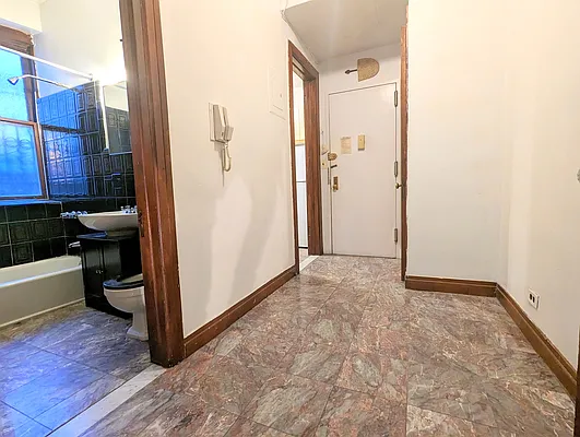 Rented by Manhattan Spaces | media 13