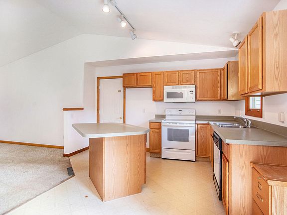 3rd image of 13189 52nd St