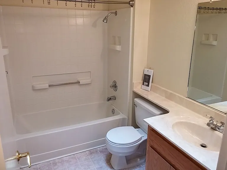 604 Alamine Dr — Photo 9