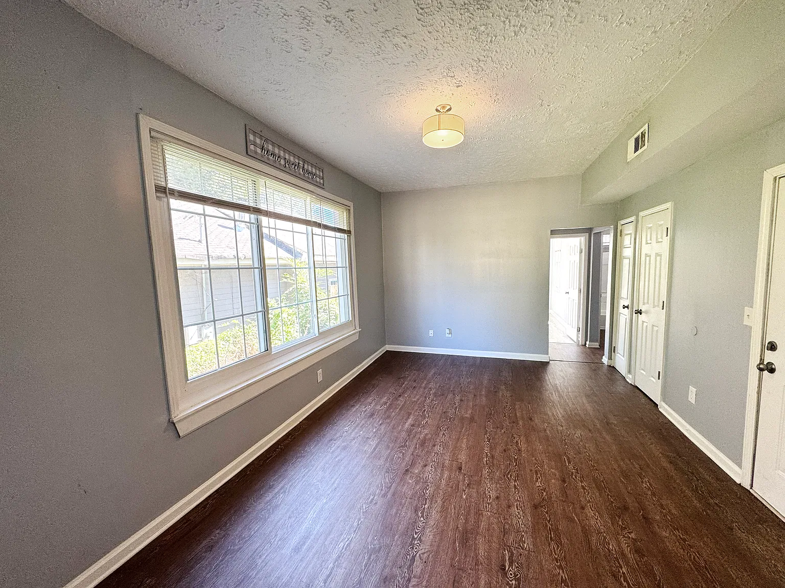 1194 Lucile Ave SW — Photo 3