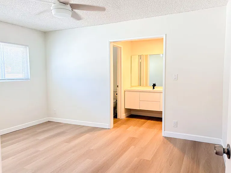 333 N Monterey St — Photo 13