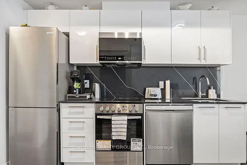 2 bed, $2,850 — Photo 2