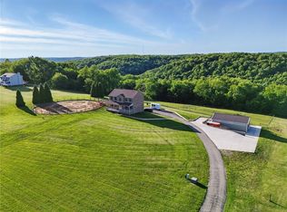 3405 Grandview Rd, Ellwood City, PA 16117