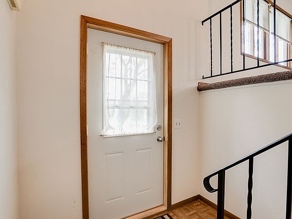 5th image of 8403 Thomas Ct N