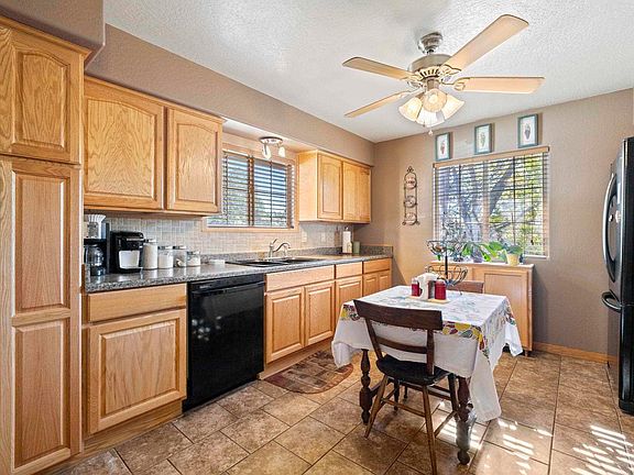 5th image of 20490 Eureka Dr