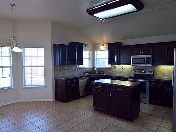 5th image of 4303 Fremont Dr