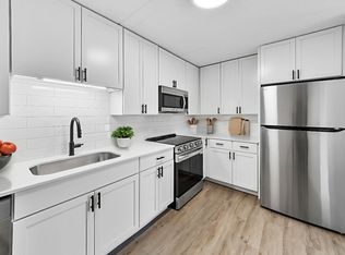 1770 1st St APT 500, Highland Park, IL 60035