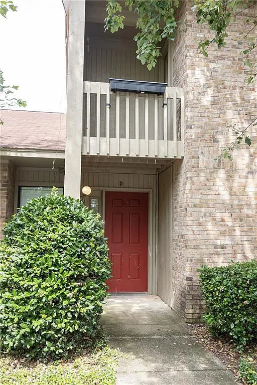 Unit Photo - 1000 Stonegate Dr #D
