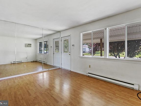 5th image of 19 Timothy Dr