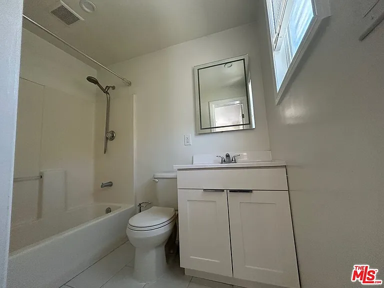 4826 Coolidge Ave #B — Photo 6