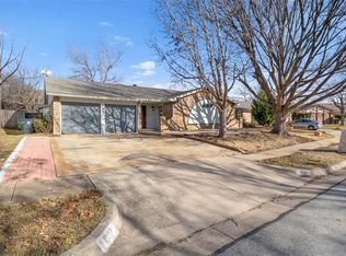 807 Salem Dr, Arlington, TX 76014