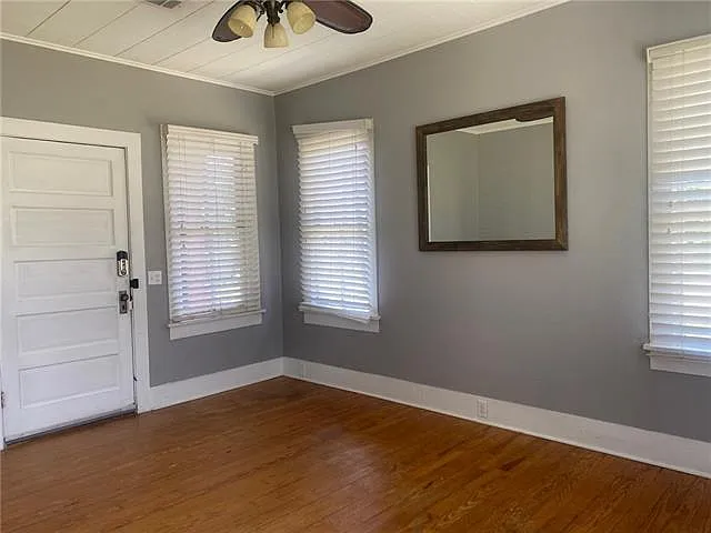 1109 S Holly St — Photo 8