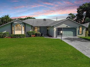 859 SE Roulette Ln, Port Saint Lucie, FL 34983