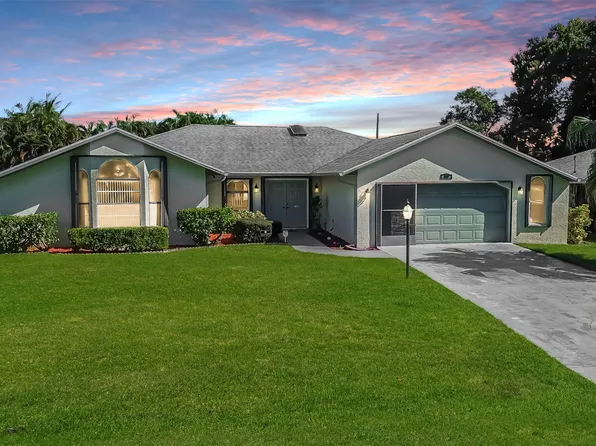 859 SE Roulette Lane, Port St Lucie, FL 34983