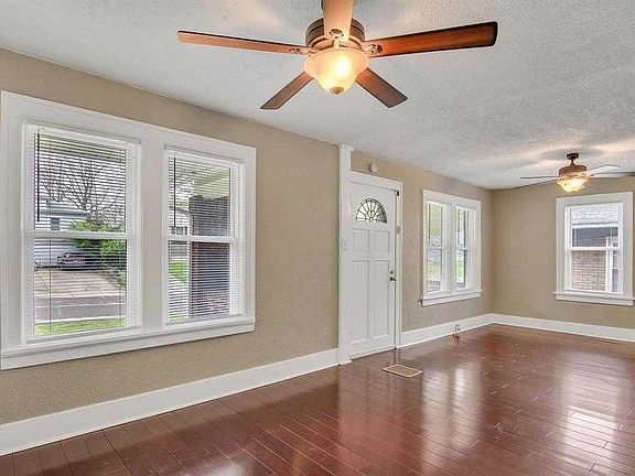3rd image of 8924 Tudor Ave