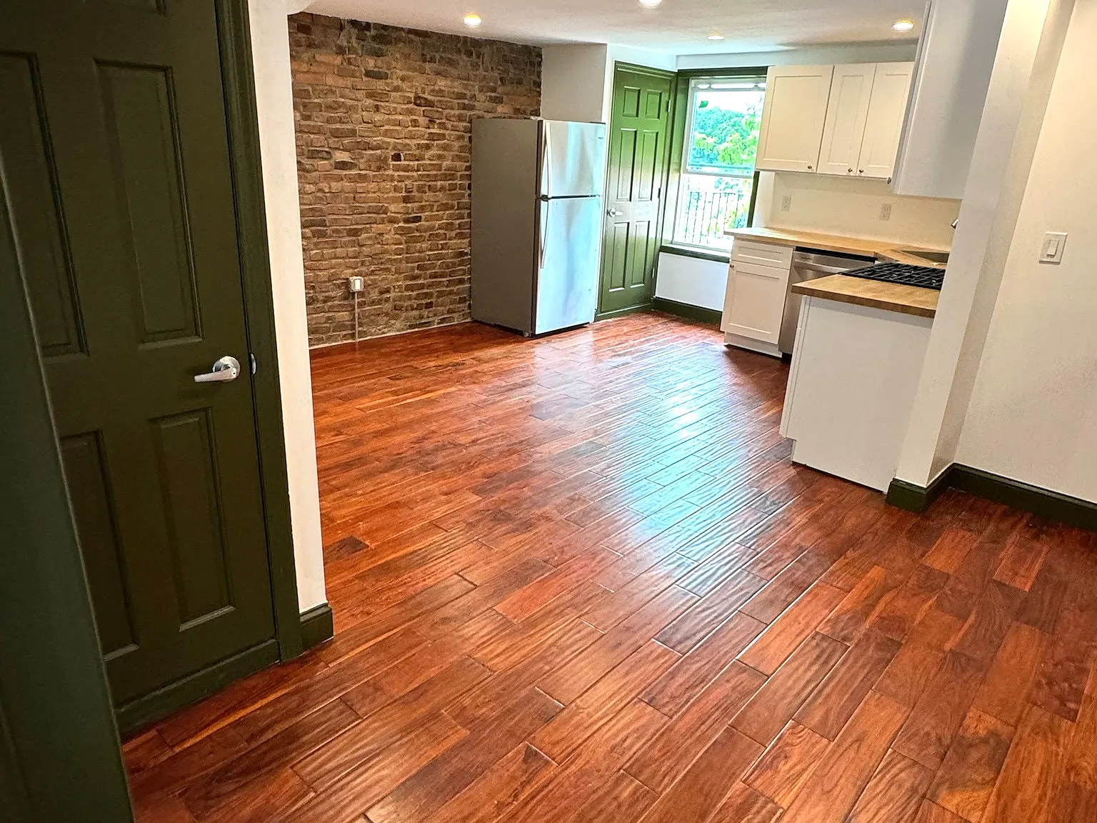 2 bed, 675 sqft, $2,450 — Photo 3