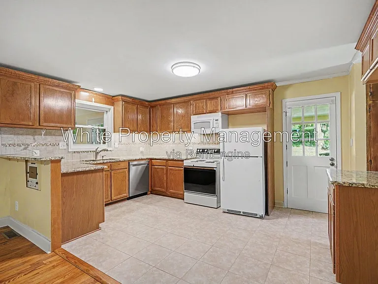 7017 Linda Lake Dr — Photo 5
