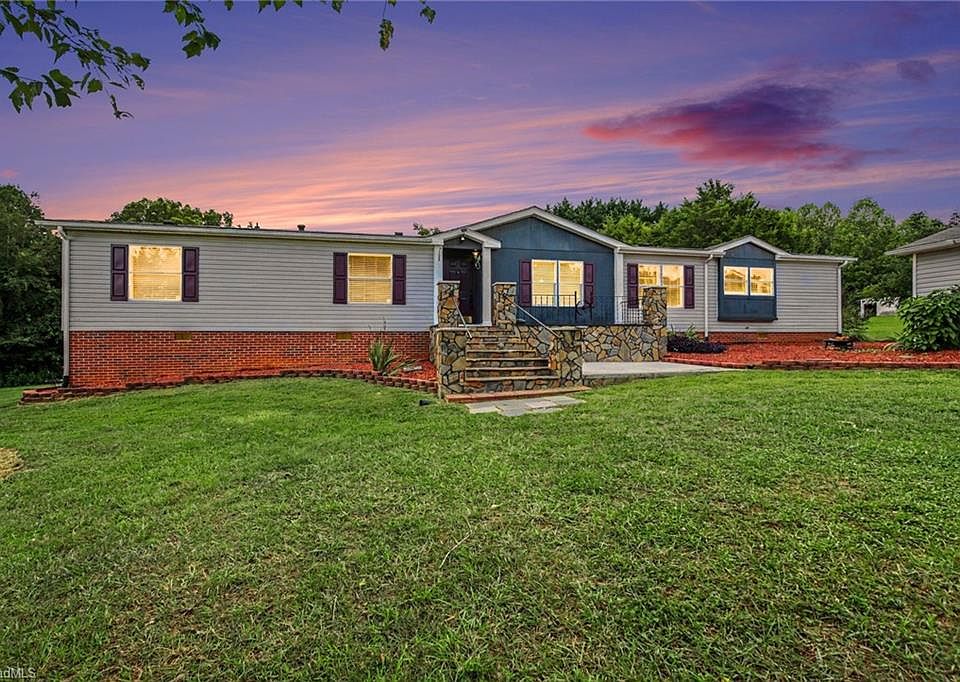 1st image of 1060 Knobview Ln