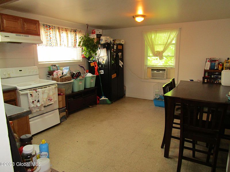 5th image of 18 Benjamin Street