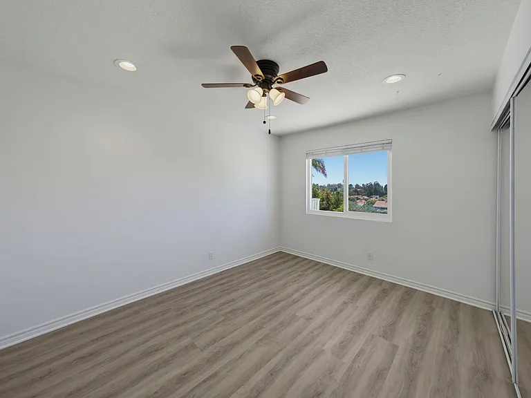 1038 Rimwood Dr — Photo 17