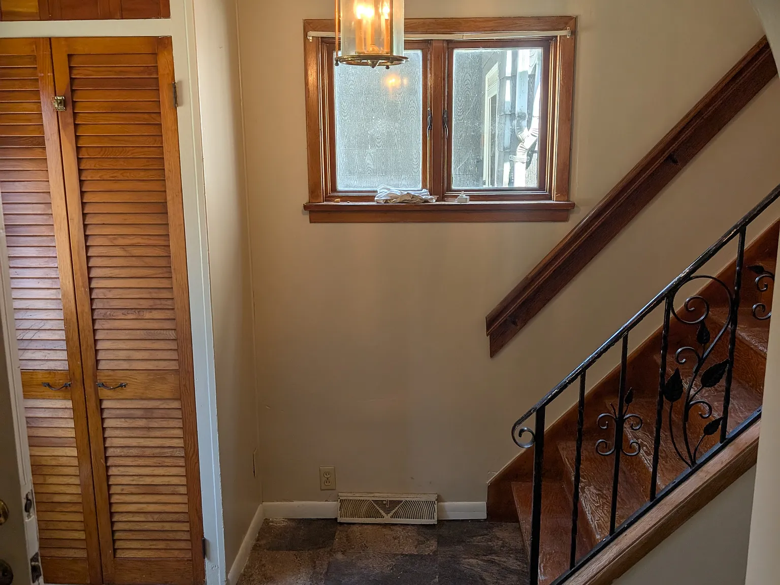 3 bed, 1320 sqft, $1,400 — Photo 4