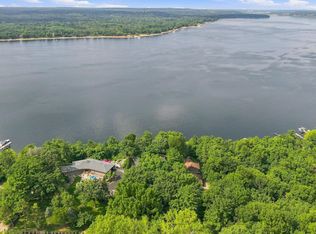 272 Cove Rd, Hudson, WI 54016