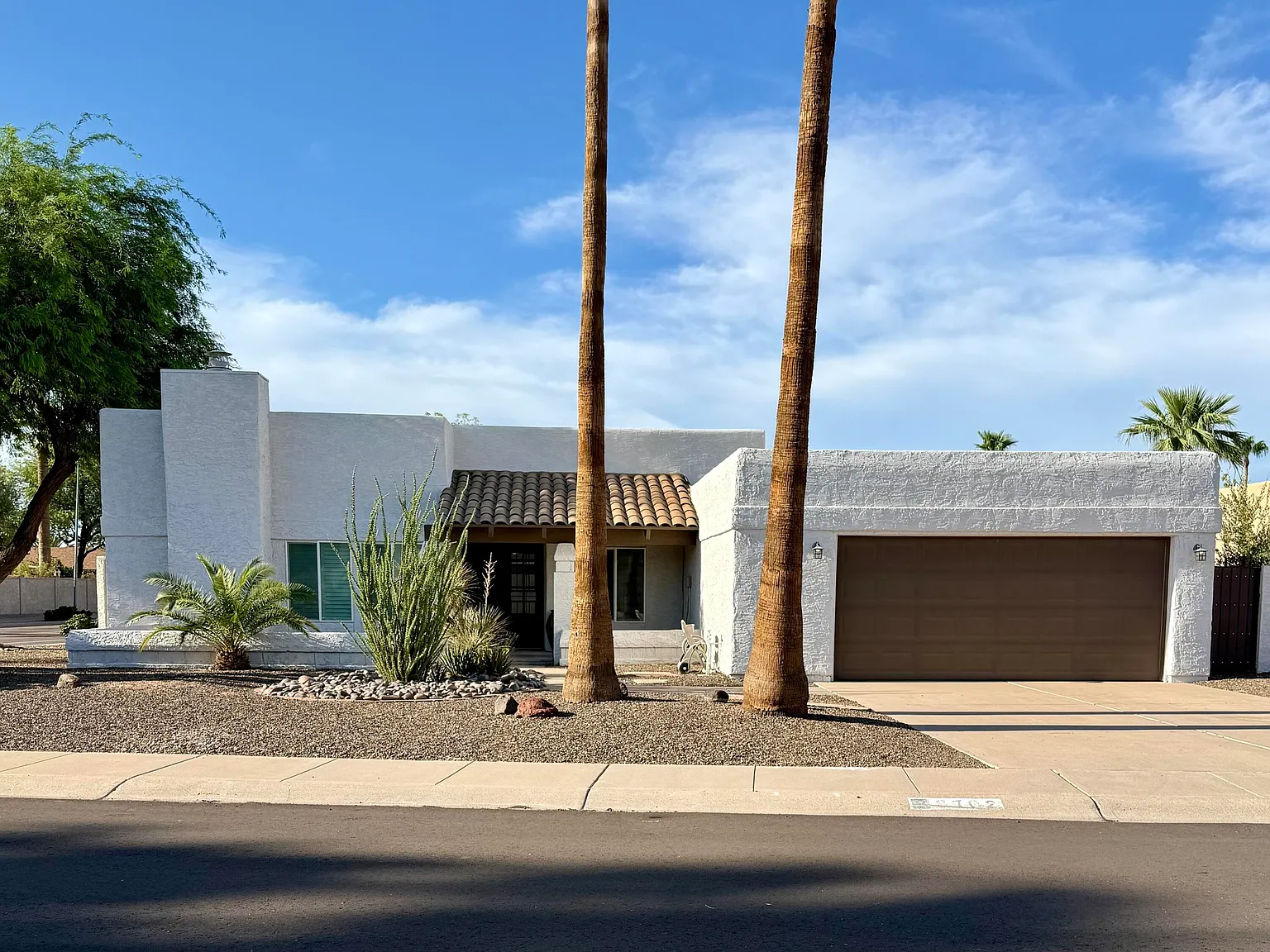 4 bed, 3.0 bath, 2456 sqft, $5,700 — Photo 1
