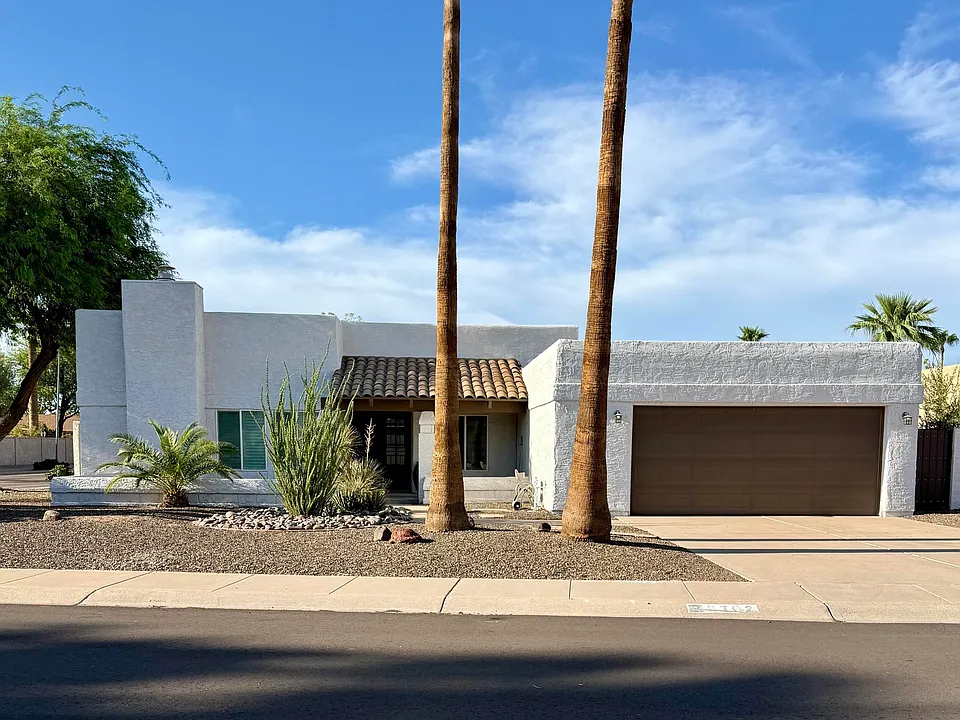 8702 E San Ardo Dr