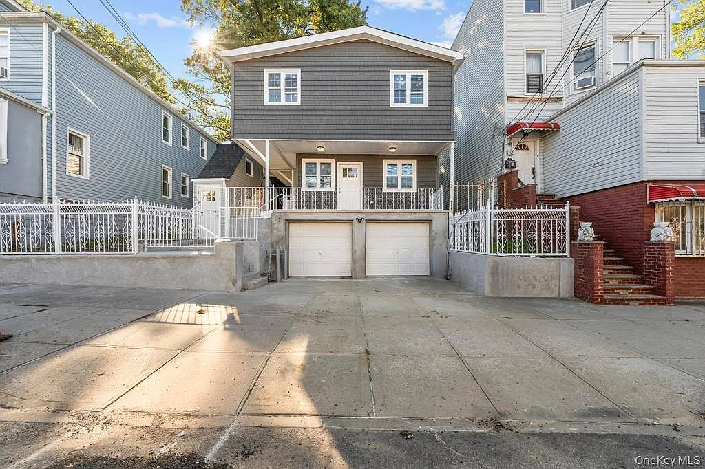 3 bed, 2.0 bath, 1000 sqft, $4,000 — Photo 2