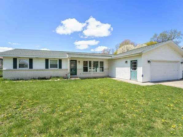 109 Standish Dr, Wayland, MI 49348
