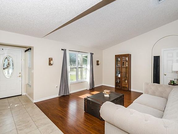 2nd image of 2963 Orchard Dr