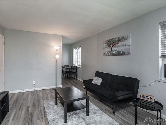 2nd image of 110 Wroe Ave