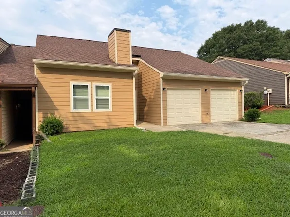 1541 Burnstone Dr, Stone Mountain, GA 30088