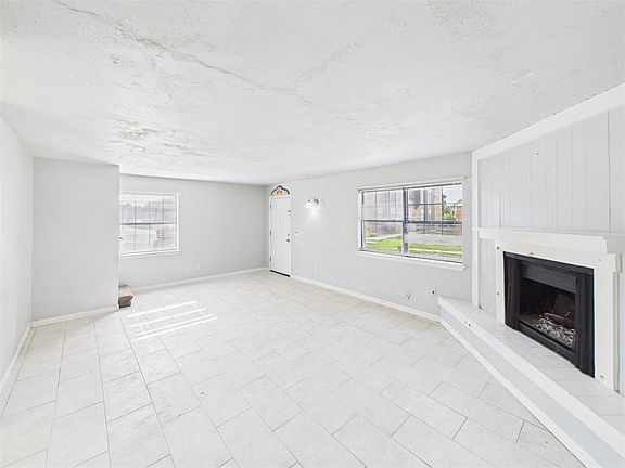3rd image of 401 12th Ave #208
