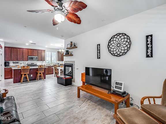 3rd image of 9144 W DREYFUS Drive